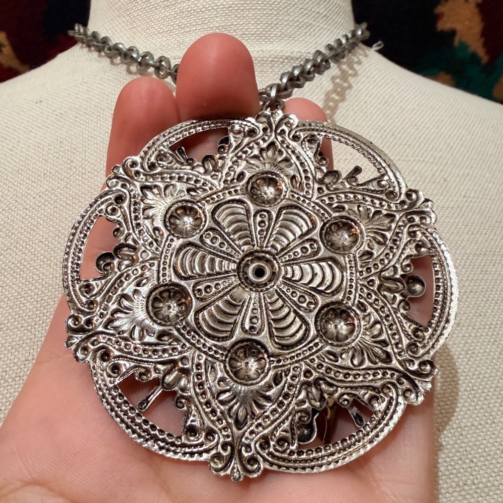 Vintage Ornate Silver Tone Turquoise Medallion Statement Pendant Necklace - Picture 4 of 5